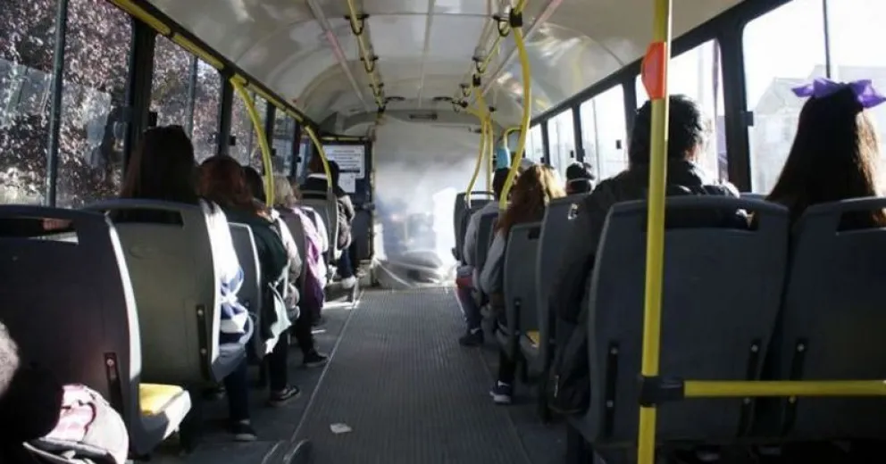Una mujer fue amenazada de muerte por su expareja en un colectivo de línea