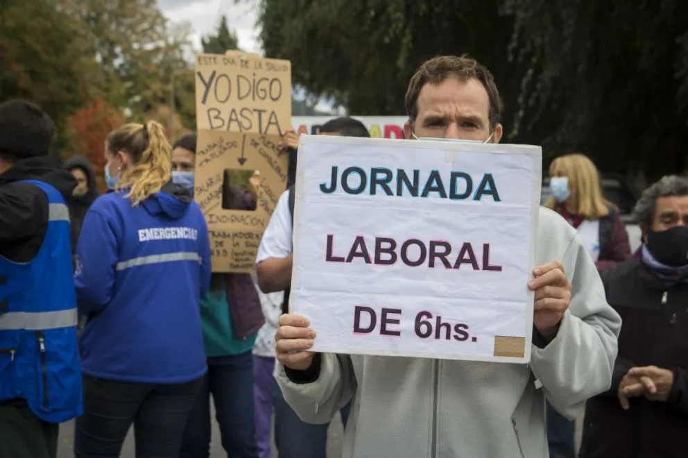 Trabajadores de la Salud realizaron corte de dos calles de manera intermitente