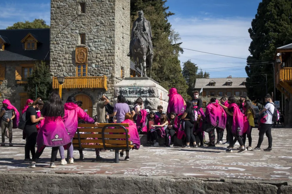 Burlon: “Si el 20 de agosto llegan los egresados, nos va ayudar para el resto del año”