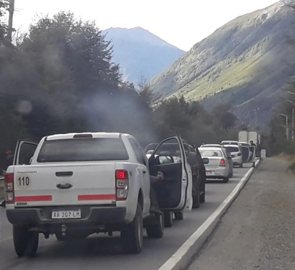 Mapuches cortaron la Ruta 40 en Villa Mascardi en repudio a la presencia de Bullrich