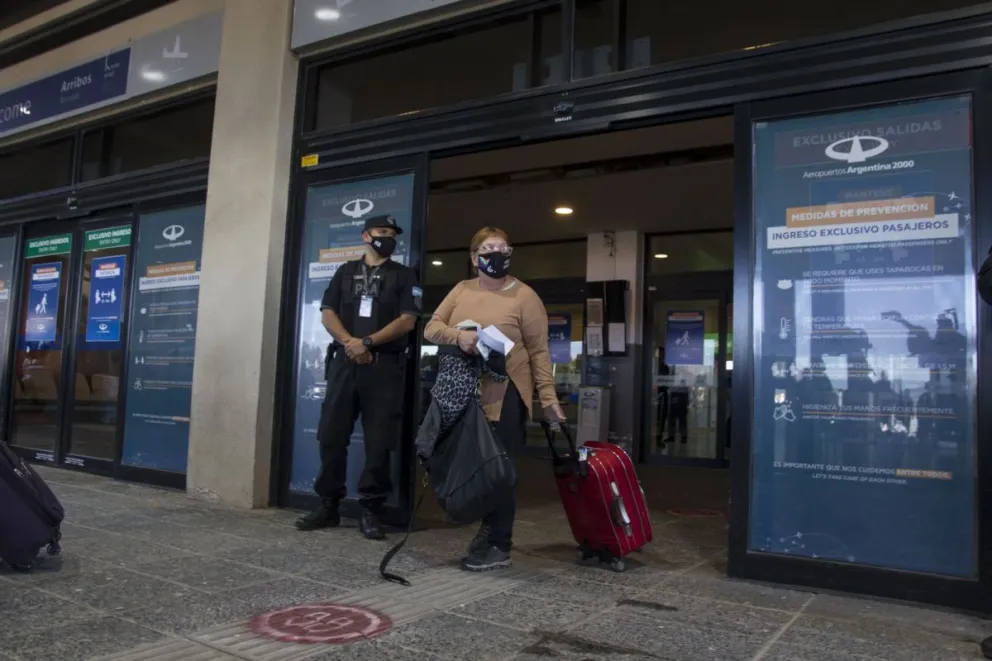 La provincia dispuso medidas sanitarias obligatorias para ingresantes del exterior y transportistas