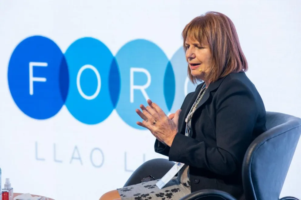 Bullrich disertó con un fuerte perfil presidencial en el hotel Llao Llao