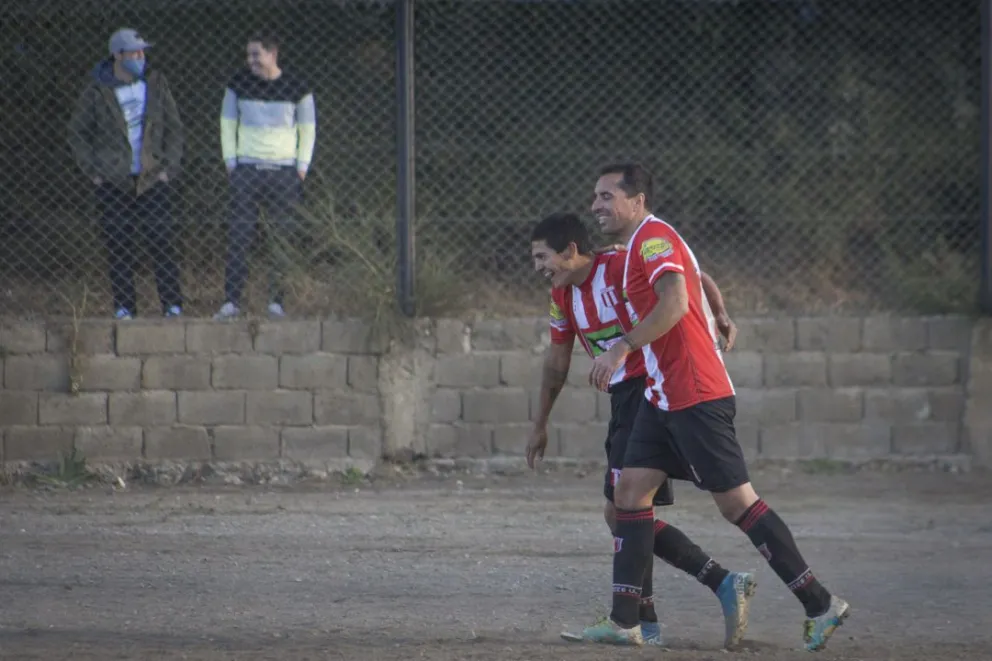 Victoria de San Cayetano y goleadas de Pincharratas y Estudiantes
