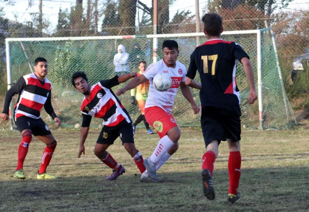 Copa Bariloche: Goleó Lácar a CAB 16 y Alas festejó en Don Orione 