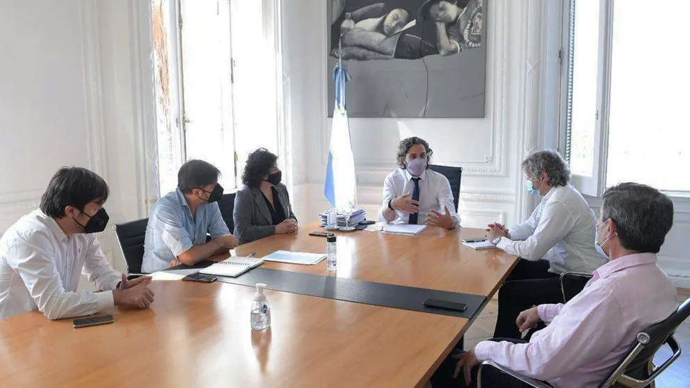 Nación se reúne con científicos para contener la segunda ola de Covid
