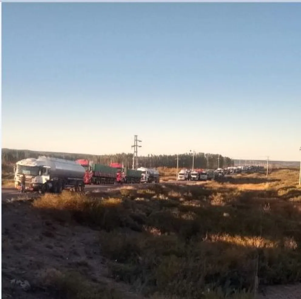 Estaciones de servicio se quedarían sin nafta de no levantarse los cortes 