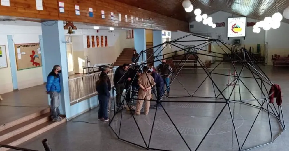 Estudiantes del CET 2 crearon un “invernáculo automatizado”