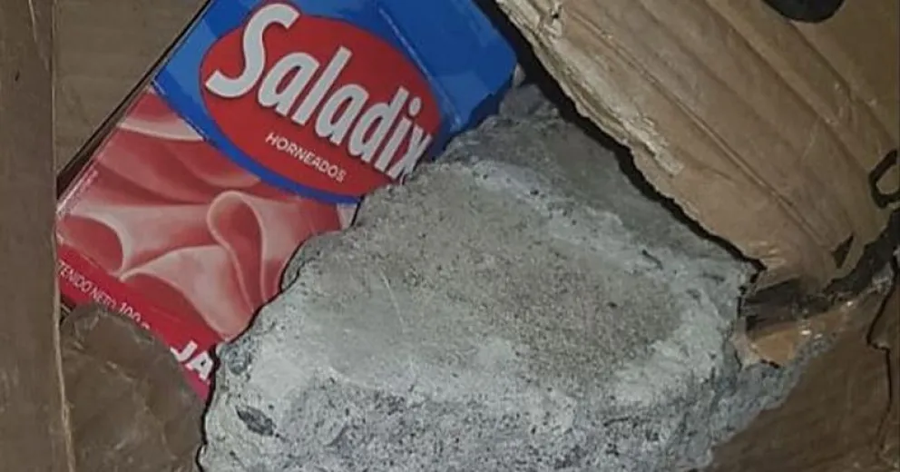 Pagó casi 40 mil pesos por dos cubiertas y le mandaron una caja con piedras  