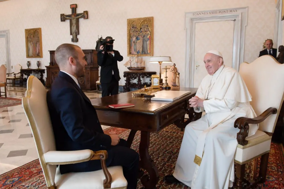 Guzmán se reunió con el papa Francisco para hablar sobre la deuda con el FMI