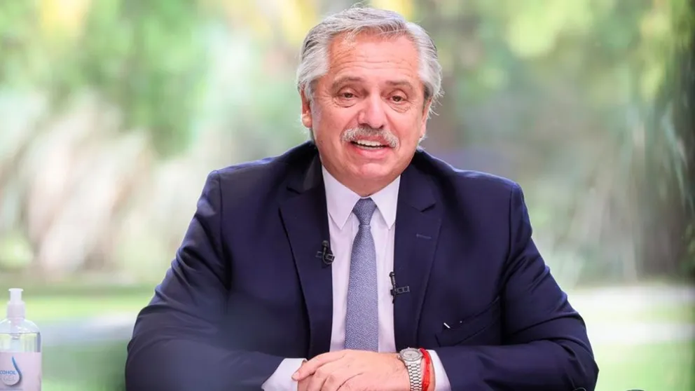 Fernández anunció el pago de un bono de 15 mil pesos por nuevas restricciones