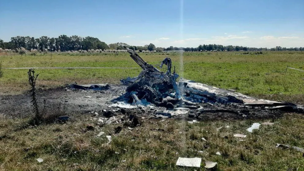 Se estrelló una avioneta y murieron un inspector de vuelo y un alumno en la localidad de Cañuelas