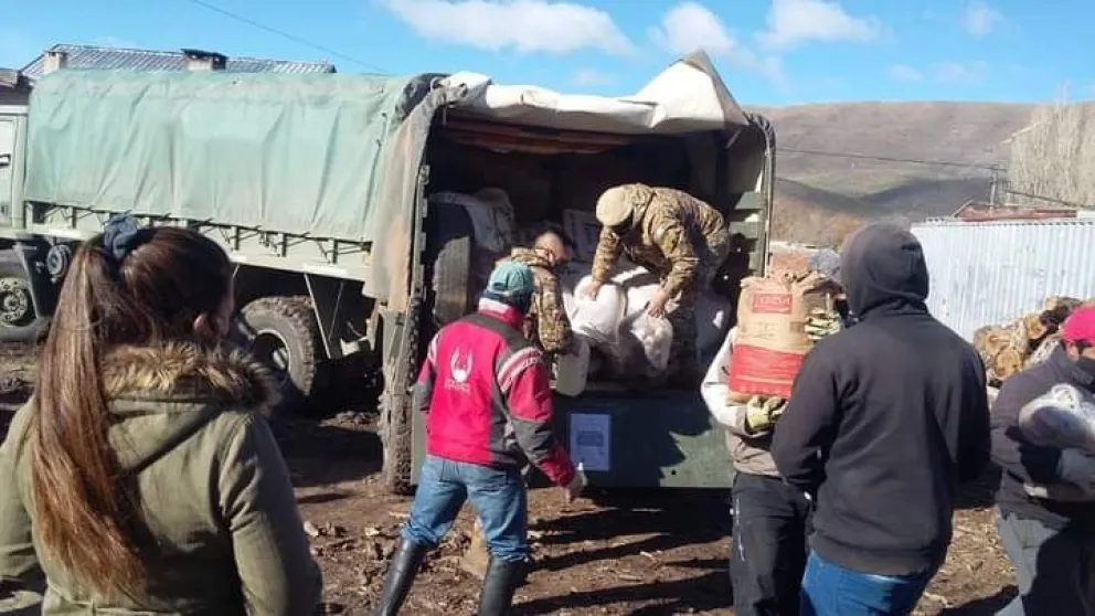 La Escuela Militar de Montaña continúa brindando su apoyo a la comunidad 