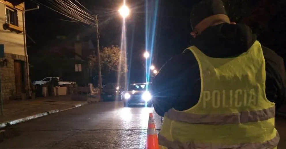 Cuatro detenidos en el inicio de las nuevas restricciones de circulación en Bariloche