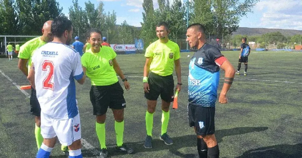 Pionera del arbitraje femenino: “Espero dirigir los partidos más picantes”