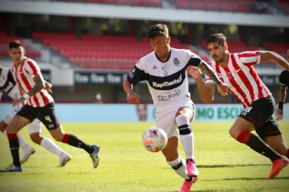 Estudiantes se perdió un gol increíble y el clásico con Gimnasia terminó 0 a 0