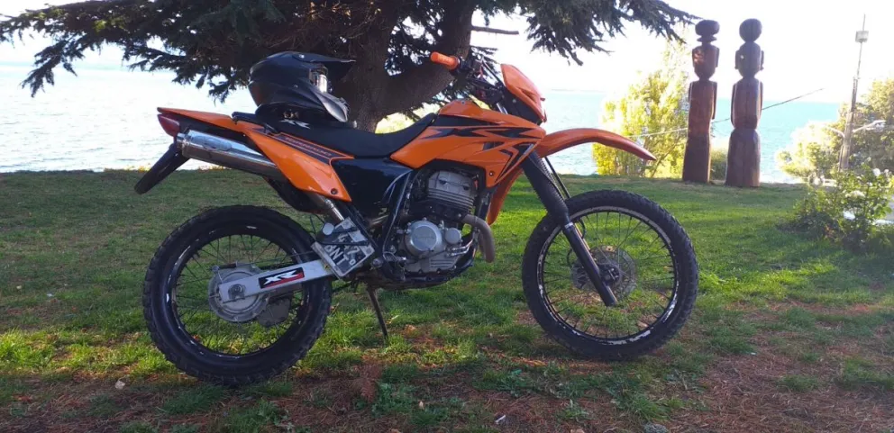 Robaron una moto pero luego de un operativo lograron encontrarla