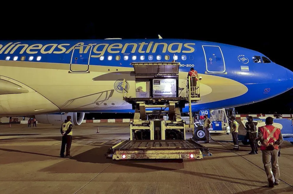 Argentina prepara un nuevo vuelo a China para traer vacunas Sinopharm