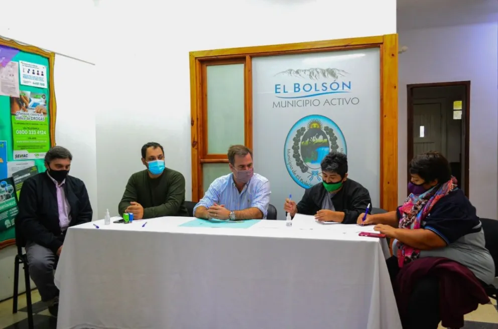 El Bolsón: Municipio firmó paritarias con un 32% de aumento salarial
