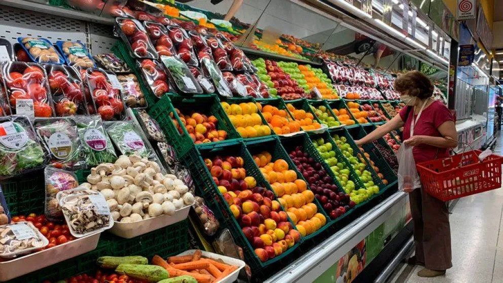 Argentina: A cuánto llegará la inflación y el dólar a fin de año