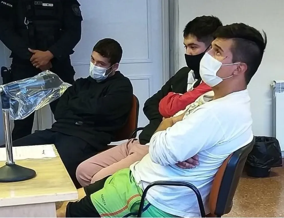 Doloroso descargo de la madre del joven prendido fuego