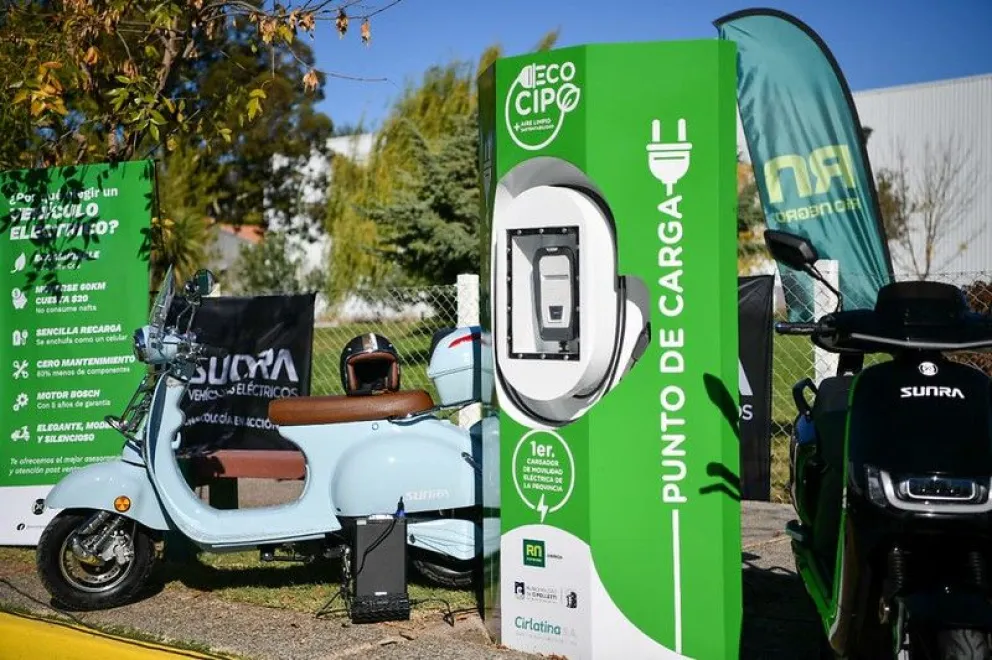 Quedó inaugurado en Río Negro el primer cargador para automóviles eléctricos