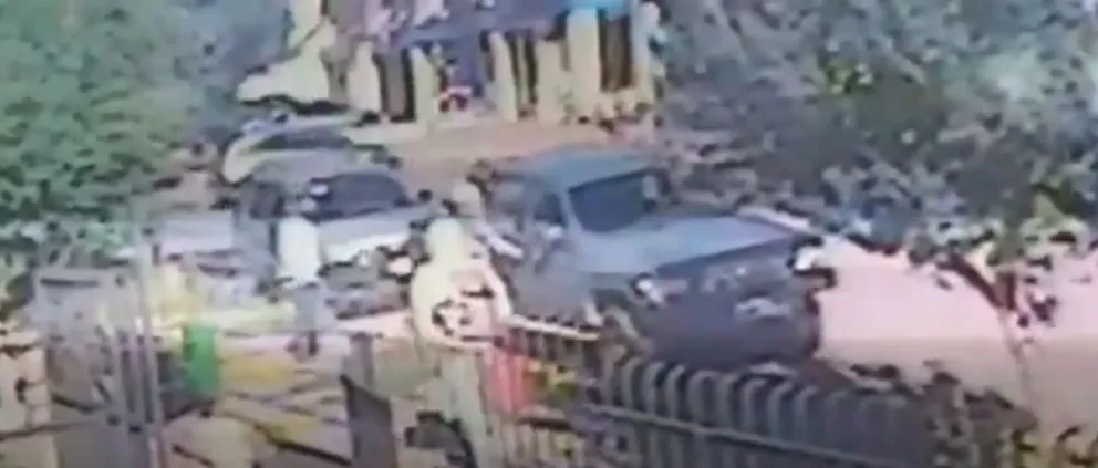 Impunidad y falta de seguridad: a plena luz del día violentaron una camioneta y robaron elementos