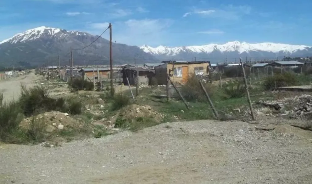 Dos mujeres y cuatro menores sufrieron lesiones leves al caer en una zanja