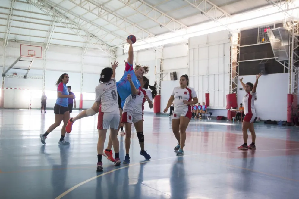 Dos encuentros marcaron el retorno en el Panonia