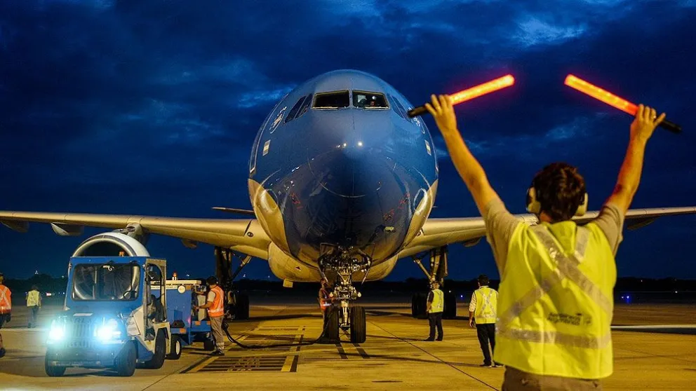 Llegó el primer vuelo desde China con 384 mil vacunas 