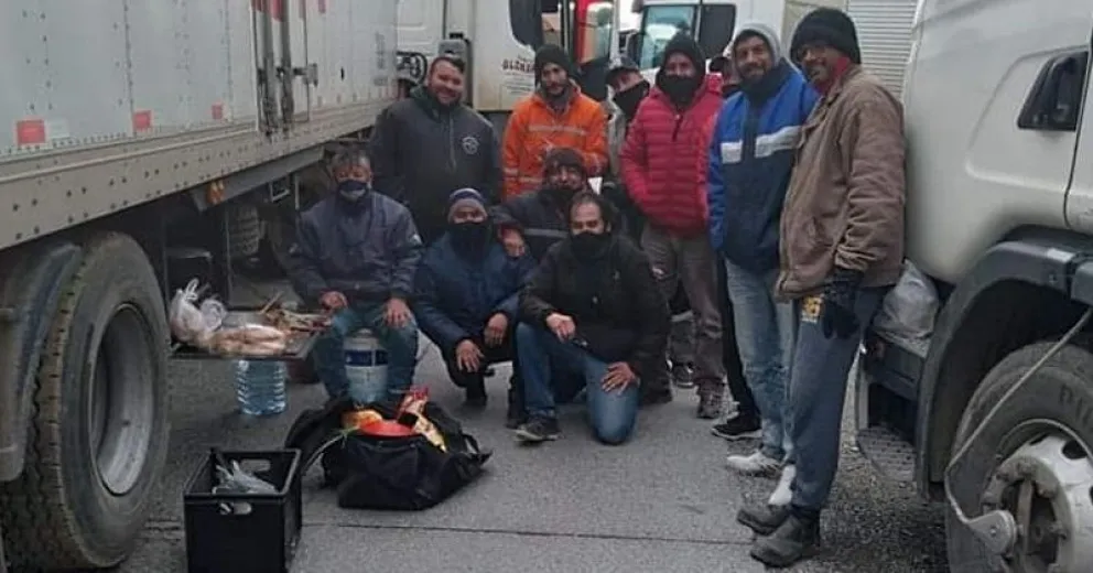 “Venganza” de los camioneros por el corte de ruta en Villa La Angostura