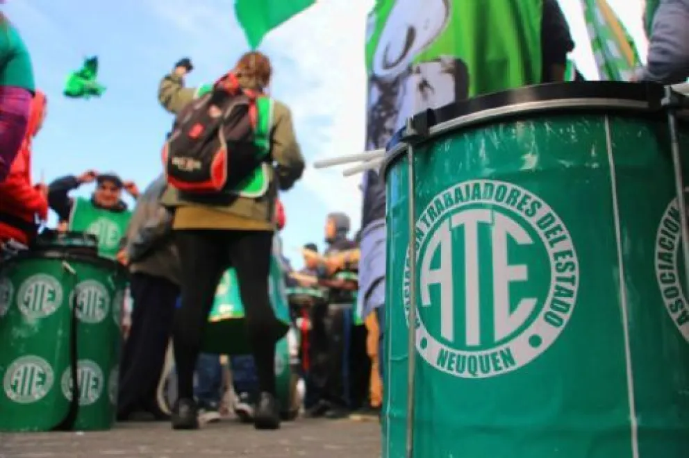 ATE aceptó la oferta del Gobierno del 53% de aumento