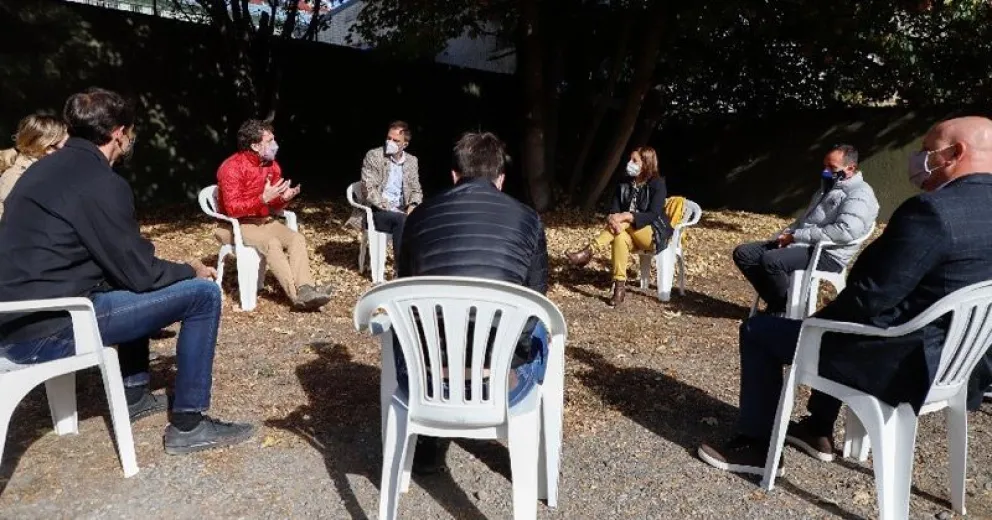 Grave situación sanitaria: empresarios de Bariloche se comprometieron a colaborar  