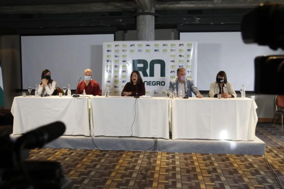 Restricción de horarios, cierre de actividades y clases virtuales