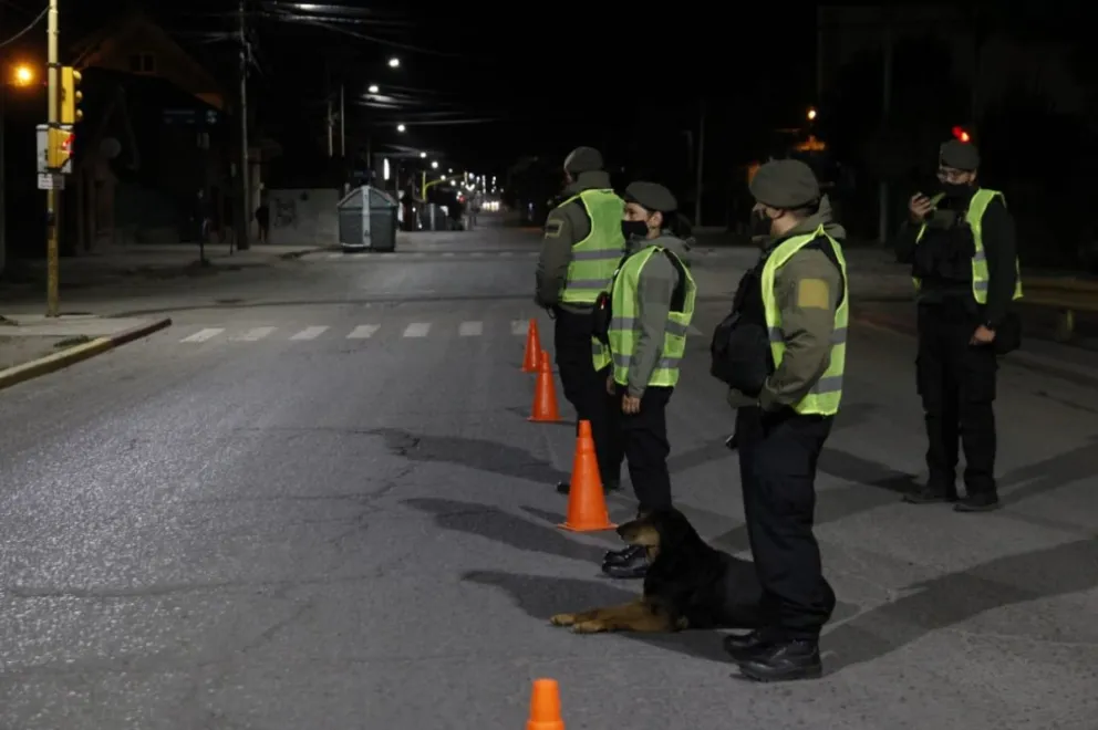 Alto acatamiento de las restricciones para circular en Bariloche