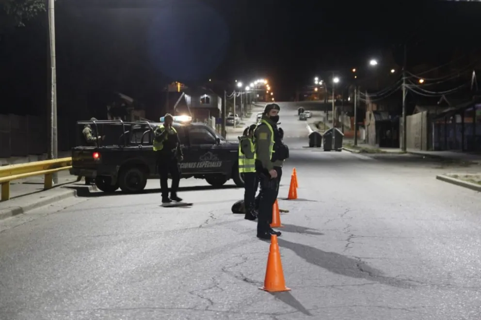 Seis jóvenes detenidos por incumplir las restricciones sanitarias