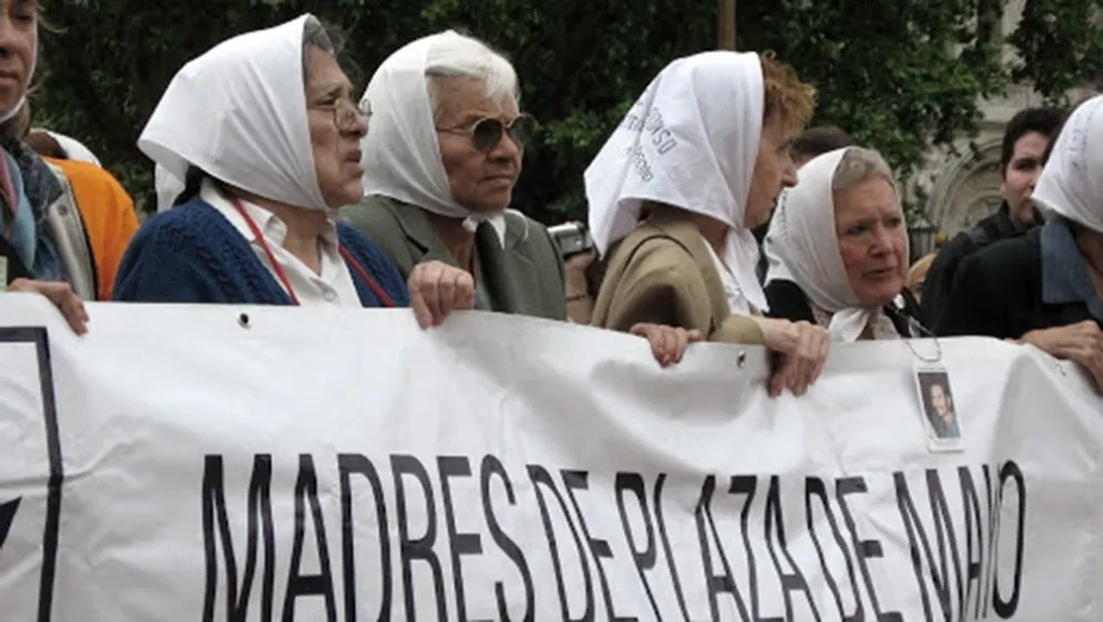 Acto virtual al cumplirse 44 años de la primera ronda de las Madres de Plaza de Mayo 