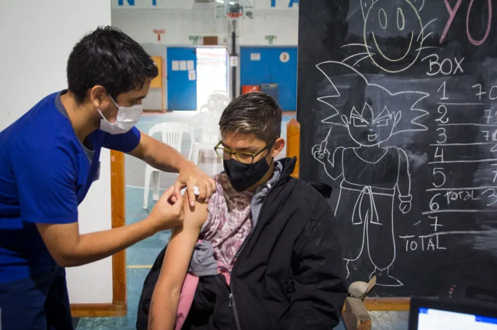 Río Negro aplica un promedio de 1.167 vacunas diarias 