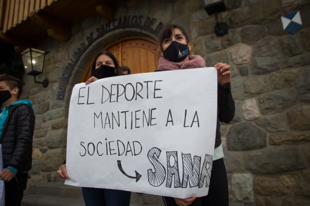 Propietarios, trabajadores y dueños de gimnasios reclamaron por restricciones que obligan a cerrar