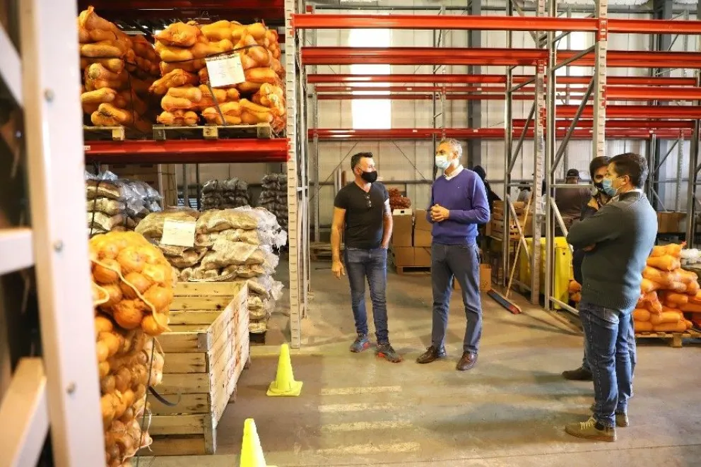 Preparan en Roca miles de módulos alimenticios para todas las escuelas rionegrinas