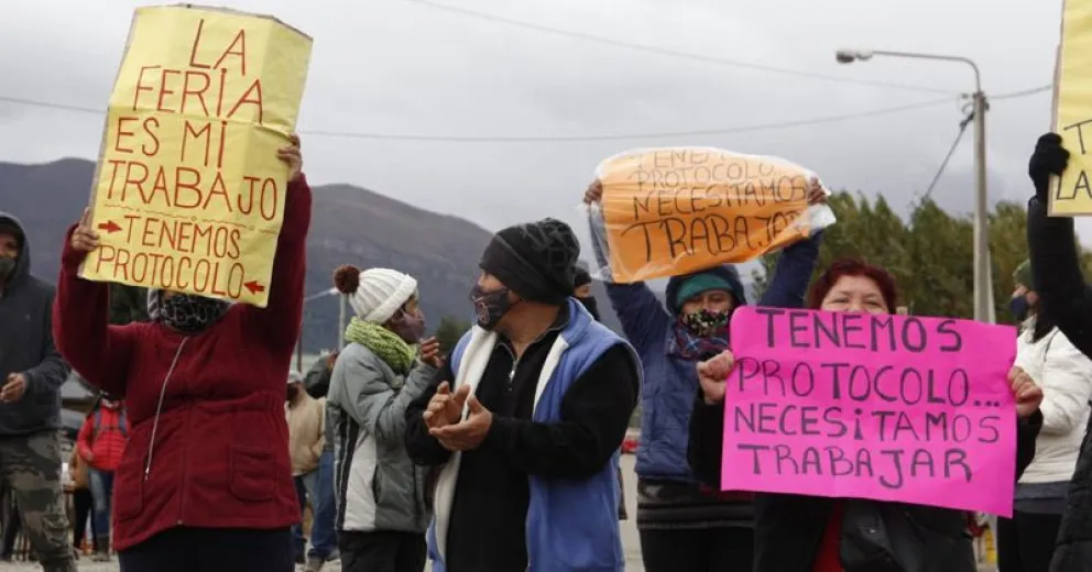 Feriantes de Emaús protestaron en el lugar: "necesitamos seguir trabajando"