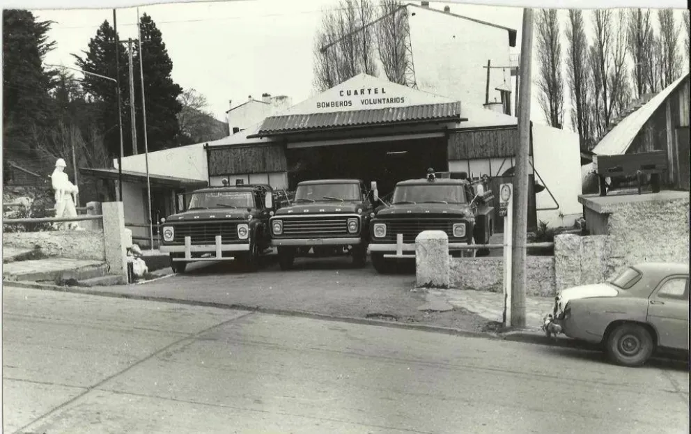 El 3 de Mayo de 1993 el cuartel de Bomberos Voluntarios Bariloche se mudó a calle Yatasto