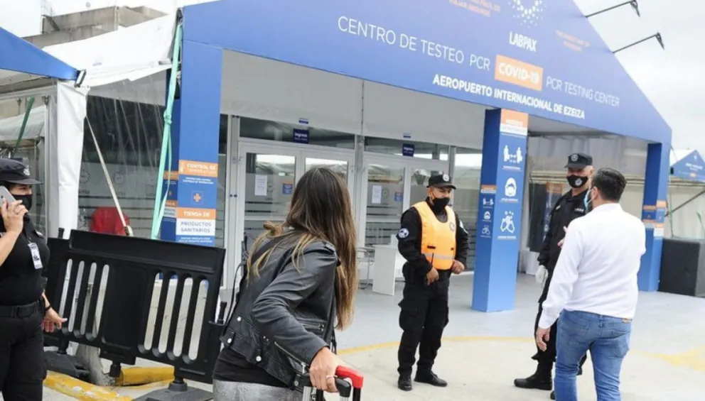 Hasta 15 años de prisión pueden darle al hombre que volvió de Miami con Covid