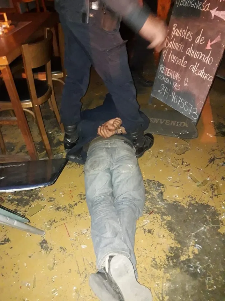 Sorprenden a un delincuente cuando robaba en un restaurante del centro