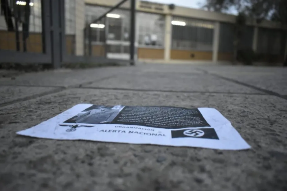 Aparecieron panfletos con mensajes de Hitler