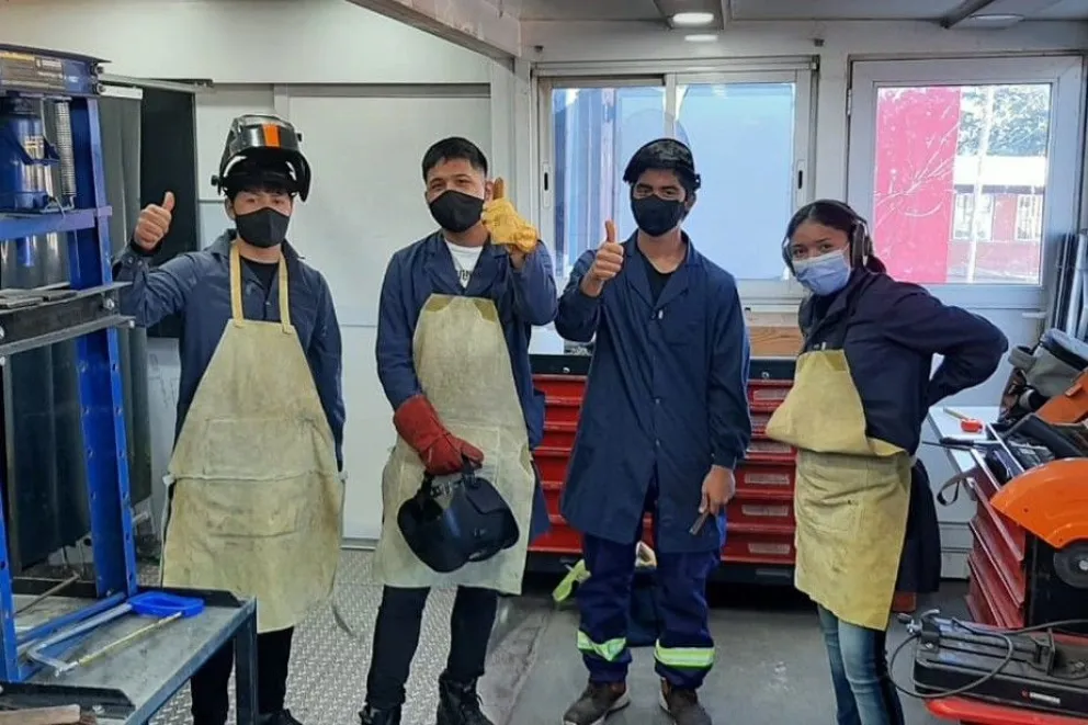 Rionegrinos se capacitan en Aulas Talleres Móviles en toda la provincia 