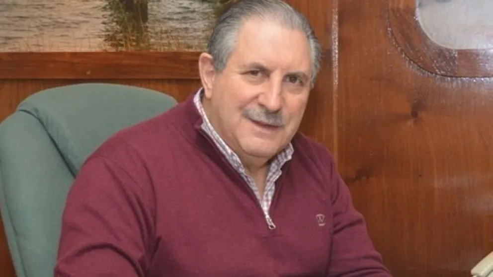 Scalesi se encuentra internado por coronavirus positivo