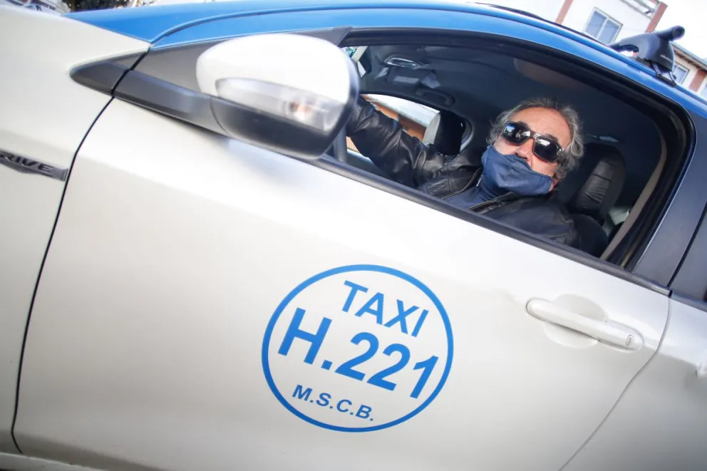 Taxistas solicitan ser vacunados contra el COVID-19