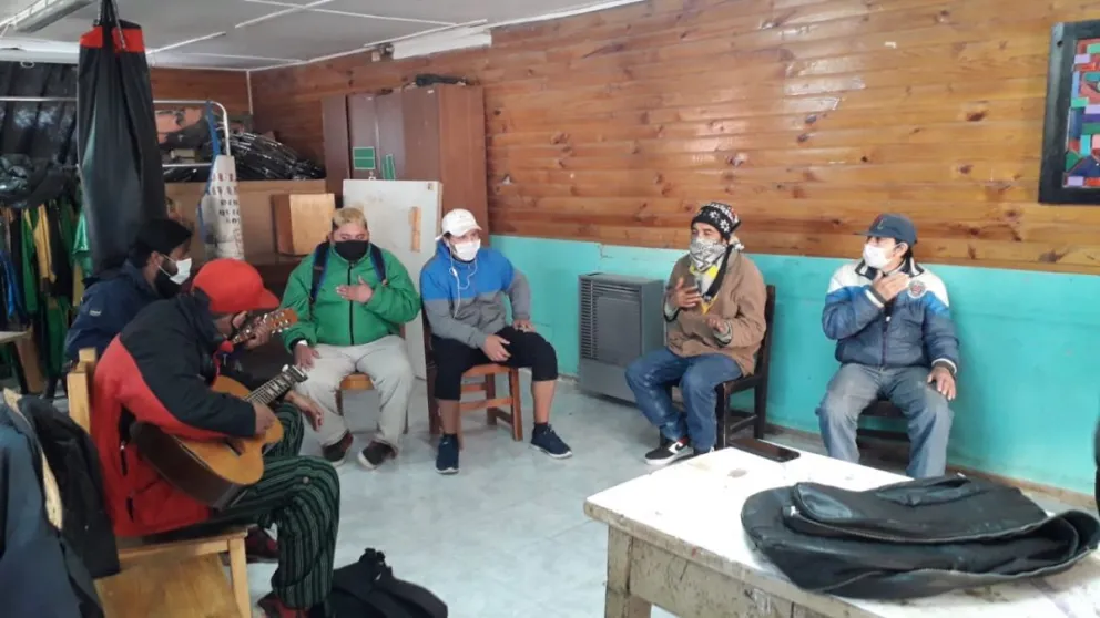 Si tenés una guitarra para donar, Camino Abierto la necesita