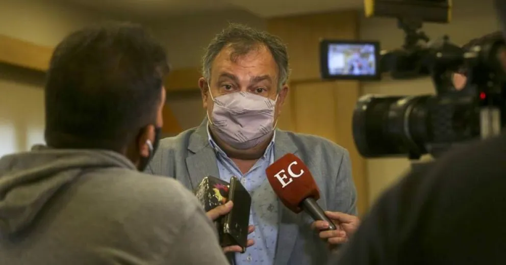 Alarmante: Gennuso dijo que ayer había catorce personas en espera que no conseguían camas