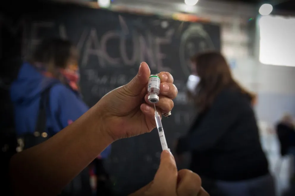 Ofrecen vacunas a chilenos residentes en Bariloche